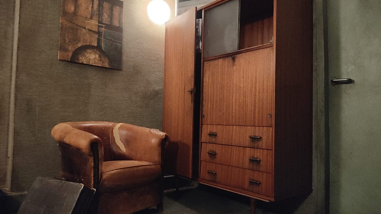 La Chambre Oubliée : le salon